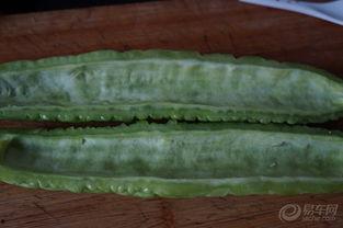 吃瓜的俩青蛙,吃瓜青蛙的趣味生活揭秘